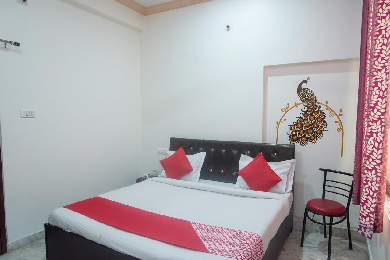 Oyo 11743 Hotel Shree Krishna Udaipur Buitenkant foto