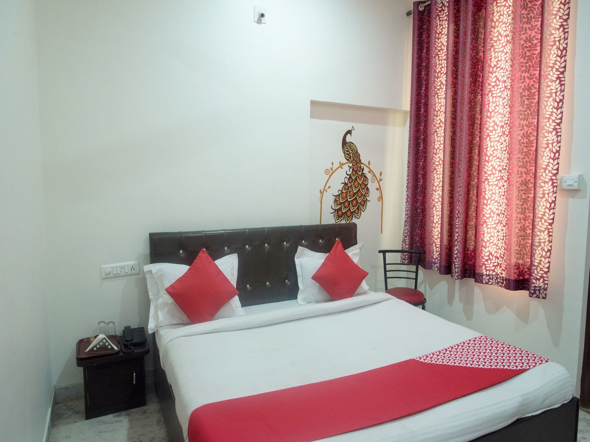Oyo 11743 Hotel Shree Krishna Udaipur Buitenkant foto